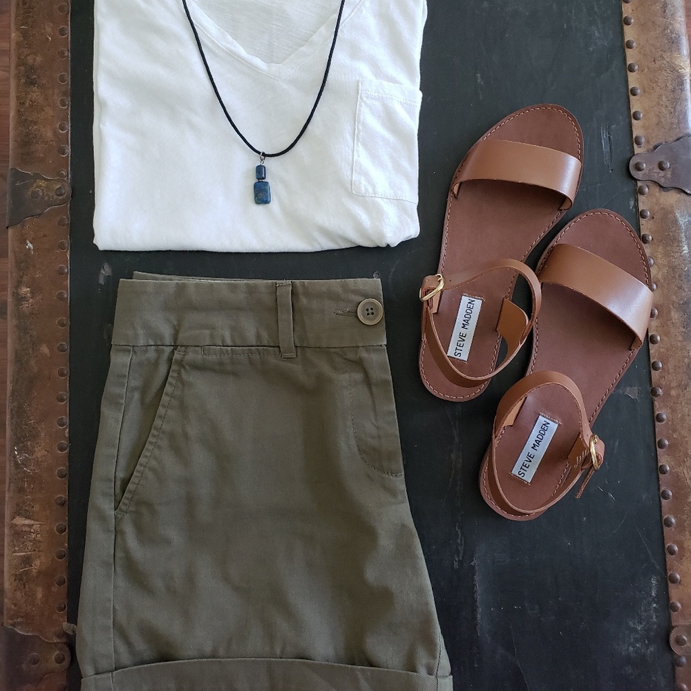 LOFT Riviera Short in Olive Green